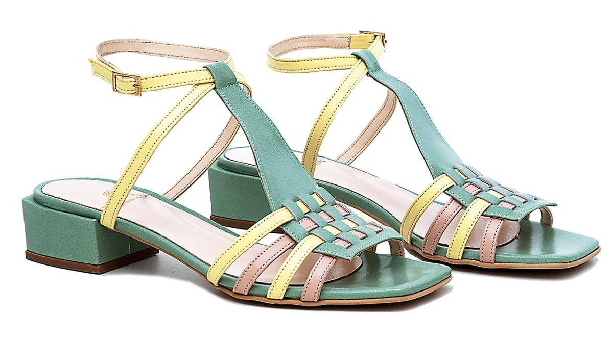 Πέδιλα, Βαβουλάς, €119, www.shop.vavoulas.gr