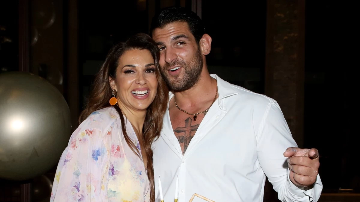 Ελένη Χατζίδου - Ετεοκλής Παύλου: Διακοπές στις Μαλδίβες - Το δωμάτιο πάνω στη θάλασσα με το τζακούζι