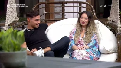 Power of Love: Ψηλός και μελαχρινός ο πρώην σύντροφος της Έμιλυ - Την "άδειασε" η νέα του κοπέλα