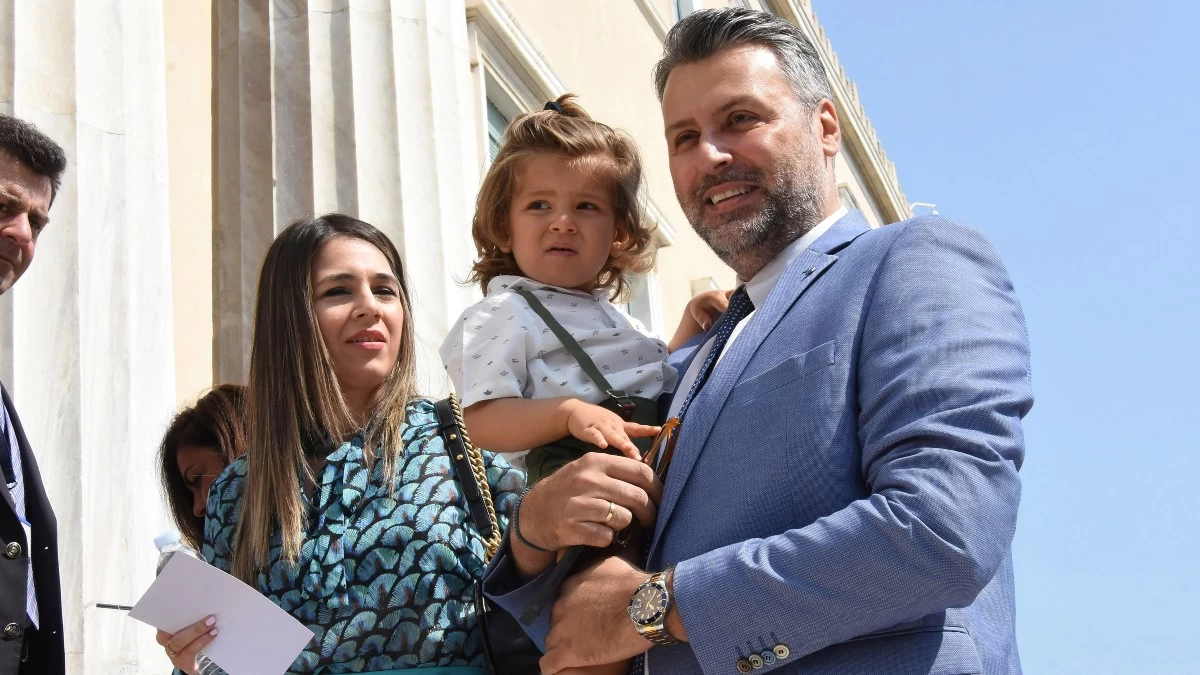 Γιάννης Καλλιάνος: Γενέθλια για τον γιο του, Γιώργο – Οι τρυφερές ευχές του βουλευτή πάνω στο σκούτερ