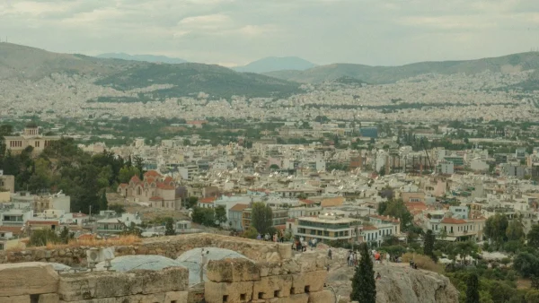 Καιρός σήμερα 21/8: Φτάνει στην Αττική η κακοκαιρία - Πτώση θερμοκρασίας με βροχές και καταιγίδες