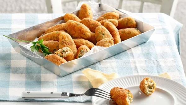 Τα κεφτεδάκια αλλιώς - Με κοτόπουλο παναρισμένα με φρυγανιά και ξεροψημένη κρούστα, από την Αργυρώ