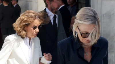 Κηδεία πρίγκιπα Μιχαήλ της Ελλάδας: Βαρύ το κλίμα - Στα λευκά η σύζυγός του και μαυροφορεμένη η Μαρέβα Μητσοτάκη