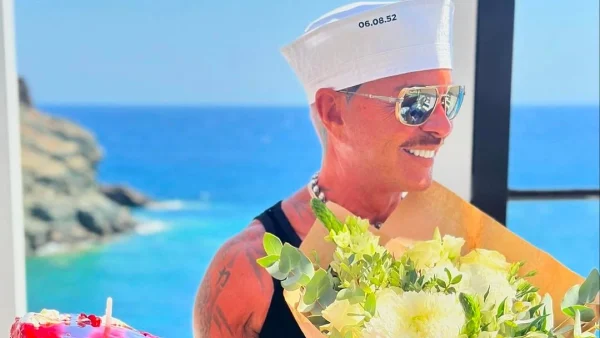 Λάκης Γαβαλάς - Κλείνει τα 72 και κάνει τον απολογισμό του: «Ζω άλλες φορές σε ωκεανούς και άλλες σε αγκαλιά του άλλου μου μισού»