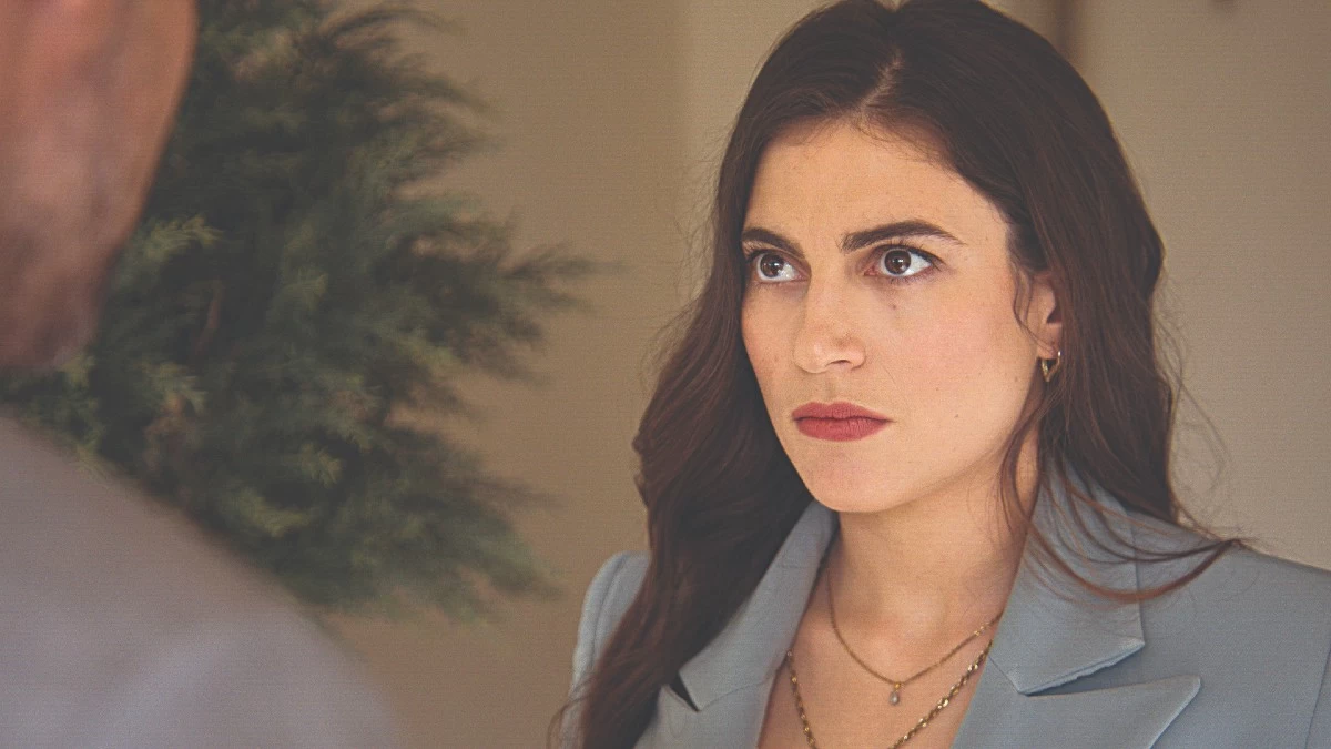 Μάρθα Λαμπίρη Φεντόρουφ: Γίνεται «Σειρήνα» κάτω απ' το νερό και εντυπωσιάζει με το snake print μπικίνι της!