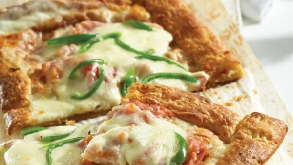 Πίτσα με σφολιάτα σε χρόνο dt - Πότε πρέπει να απλώνουμε τα υλικά