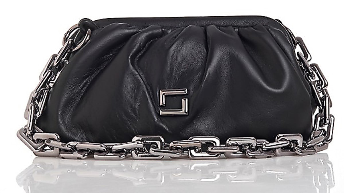 Pouch bag µε αλυσίδα, Lulu by Liana K., €250, lulubylianak.com, lulu_by_liana_k