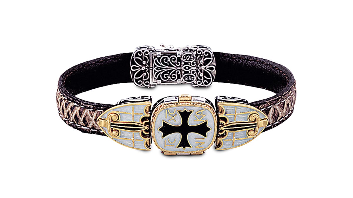 Βραχιόλι με Σμάλτο και Γνήσιο Δέρμα, Dimitrios Exclusive, €576, www.dimitrios-exclusive.gr