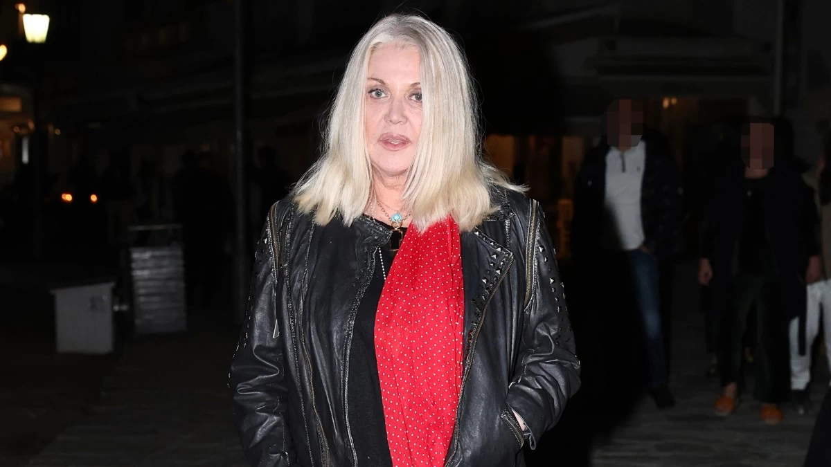 Ρούλα Κορομηλά - Ξεσπά για τις φωτιές στην Αττική: «Φλόγες καίνε σπίτια, δάση, ζώα και τις ψυχές μας»