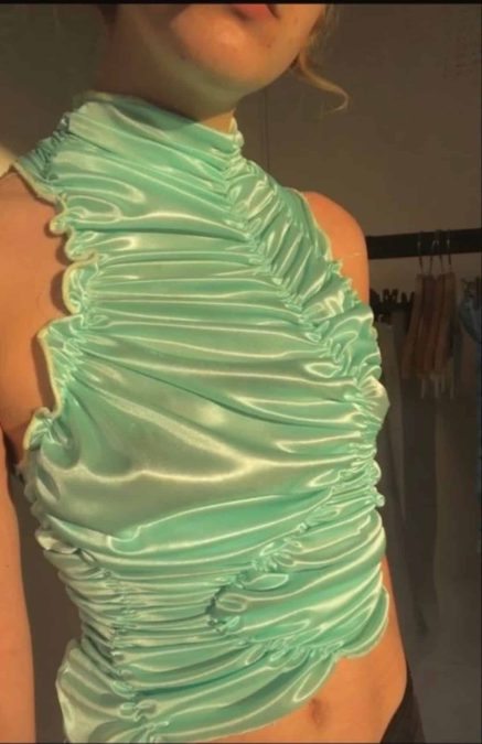 Ρούχα με σούρες