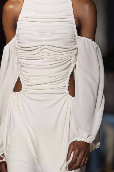 Ρούχα με σούρες