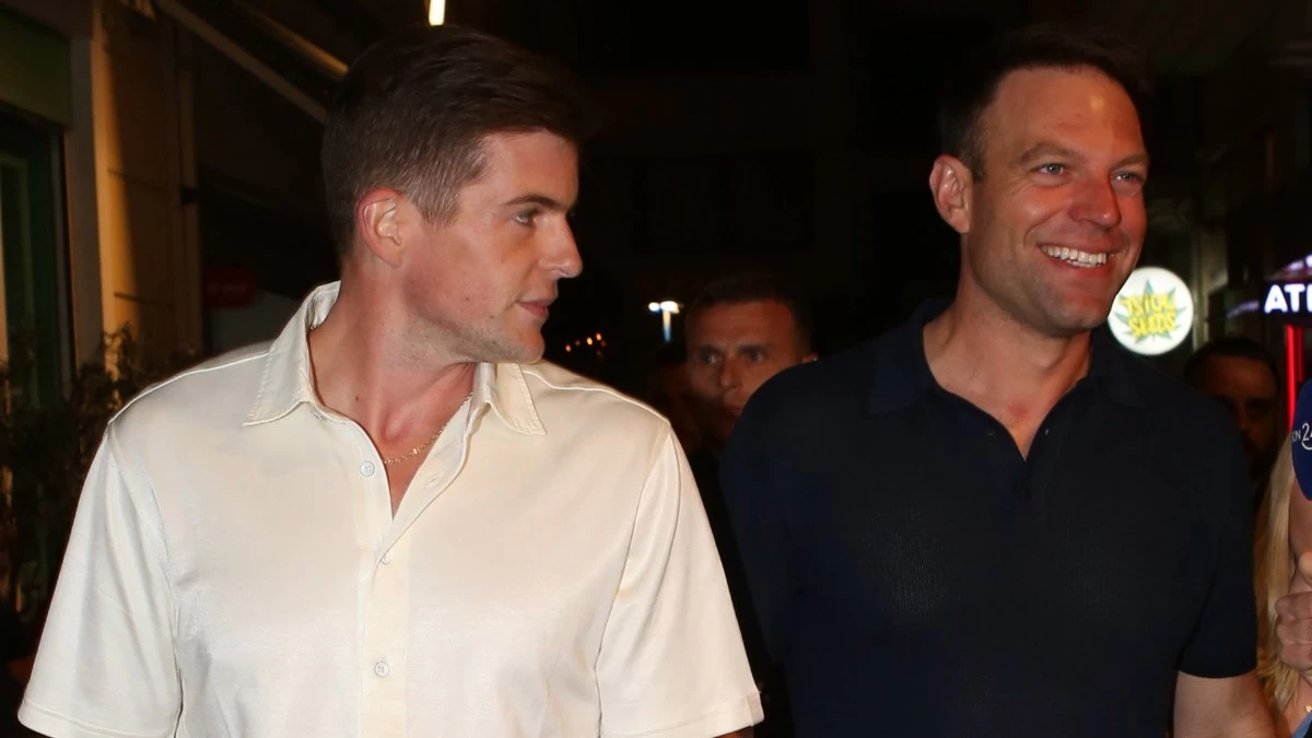 Στέφανος Κασσελάκης - Τάιλερ Μακμπέθ: Οι καλεσμένοι της δεξίωσης έδειχναν τις ταυτότητες τους για να μπουν - Ο χώρος που άφηναν τα κινητά τους