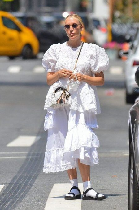 Σανδάλια - κάλτσες