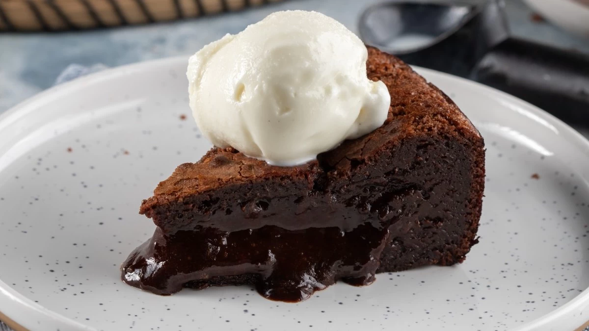 Υγρό κέικ σοκολάτας με βούτυρο - Δεν χρειάζεται μίξερ