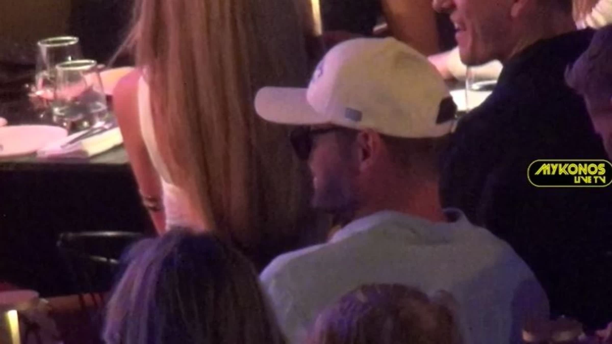 Πασίγνωστος ηθοποιός πήγε καμουφλαρισμένος στην Μύκονο αλλά το έμαθαν όλοι - Το χαρτί που έβαζε να υπογράψουν οι καλεσμένοι στην βίλα του