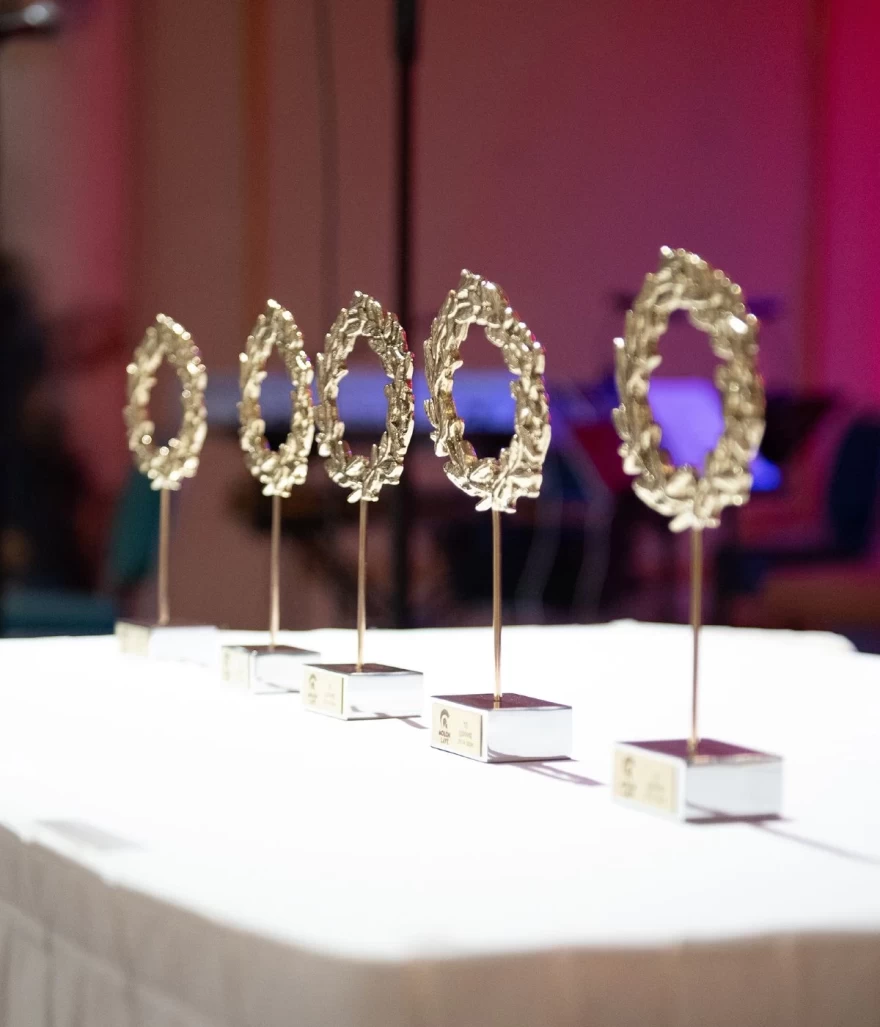 10 Χρόνια MOLON LAVE