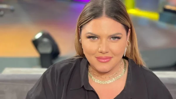 Δανάη Μπάρκα: Η φωτογραφία από το νέο της πλατό στο MEGA - Καμία σχέση με το παλιό