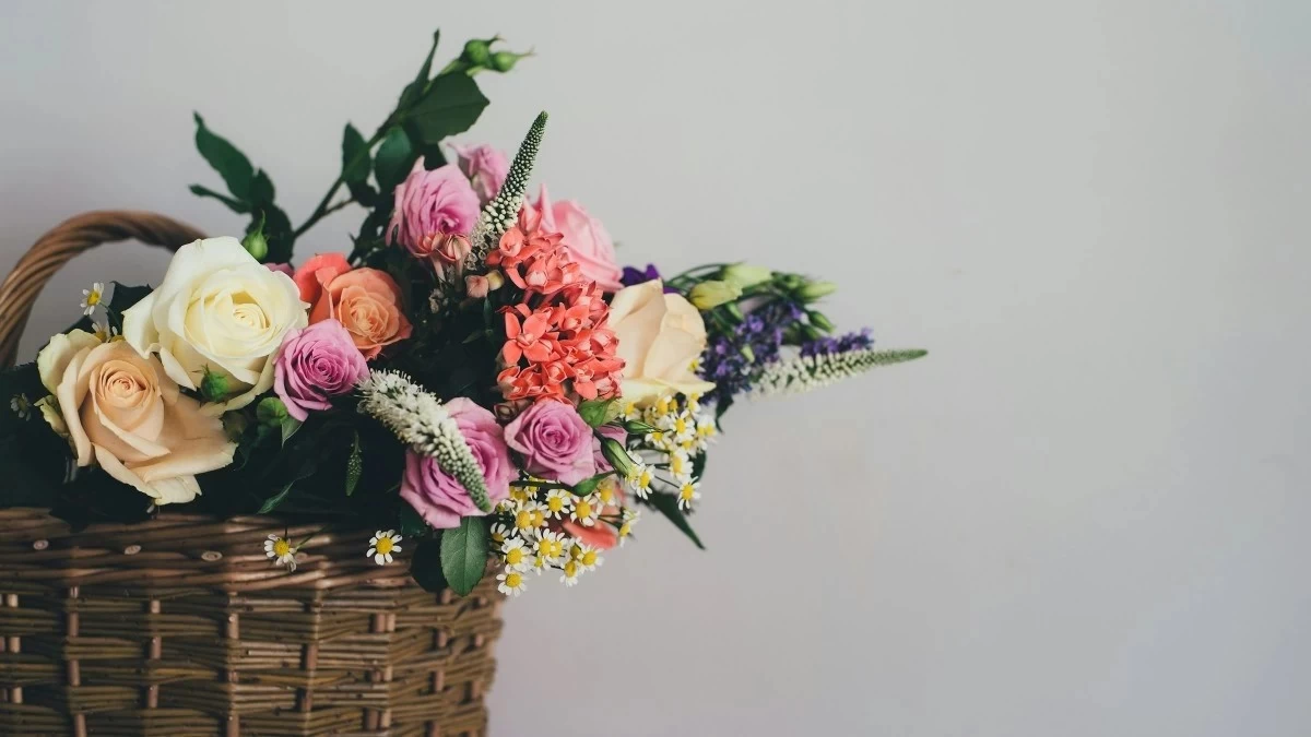 Εορτολόγιο: Ποιοι γιορτάζουν σήμερα, Σάββατο 14 Σεπτεμβρίου