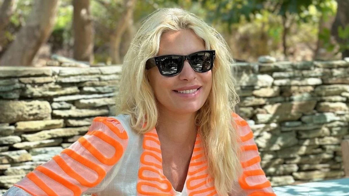 Ελένη Μενεγάκη: Πρωινή βόλτα στα βόρεια προάστια την ώρα που οι εκπομπές "σκοτώνονται" για τα νούμερα τηλεθέασης