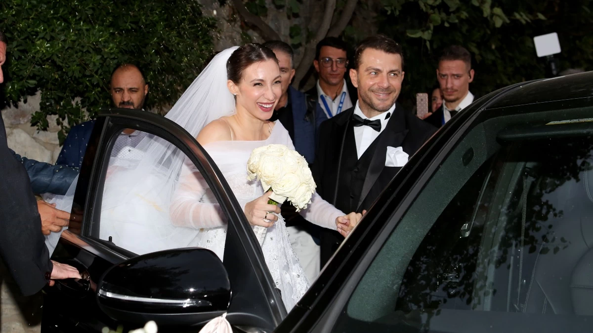 Δήμητρα Βαμβακούση: «Δεν έχω λόγια...» - Η εξομολόγηση για τον Γιώργο Αγγελόπουλο και η αδημοσίευτη φωτογραφία από τον γάμο τους