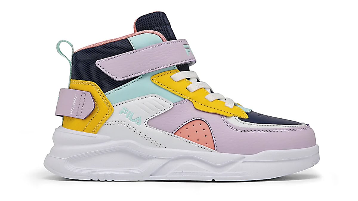 Παιδικά sneakers, Fila, €57,99, filafashion.veto.gr