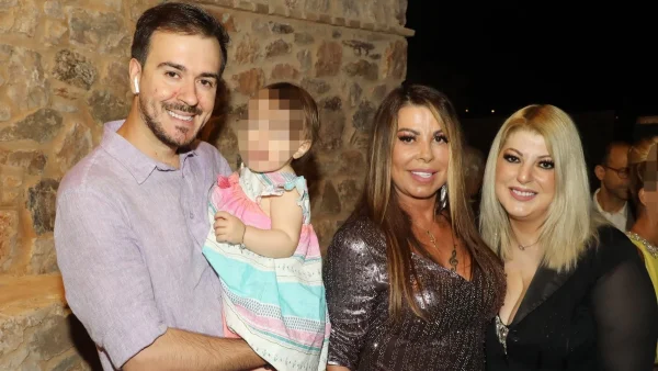 Άντζελα Δημητρίου - Όλγα Κιουρτσάκη: Επέλεξαν μαζί τα βαφτιστικά της μικρής Μικαέλας