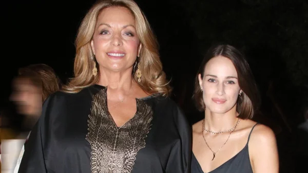 Άντζελα Γκερέκου – Μαρία Βοσκοπούλου: Έκλεψαν την παράσταση μαμά και κόρη με την εμφάνισή τους στο Ηρώδειο