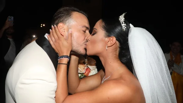 Σάκης Αρσενίου & Λαμπρινή Πλεύρη: Παντρεύτηκαν με θρησκευτικό γάμο - Φωτογραφίες και βίντεο από την πιο όμορφη μέρα της ζωής τους