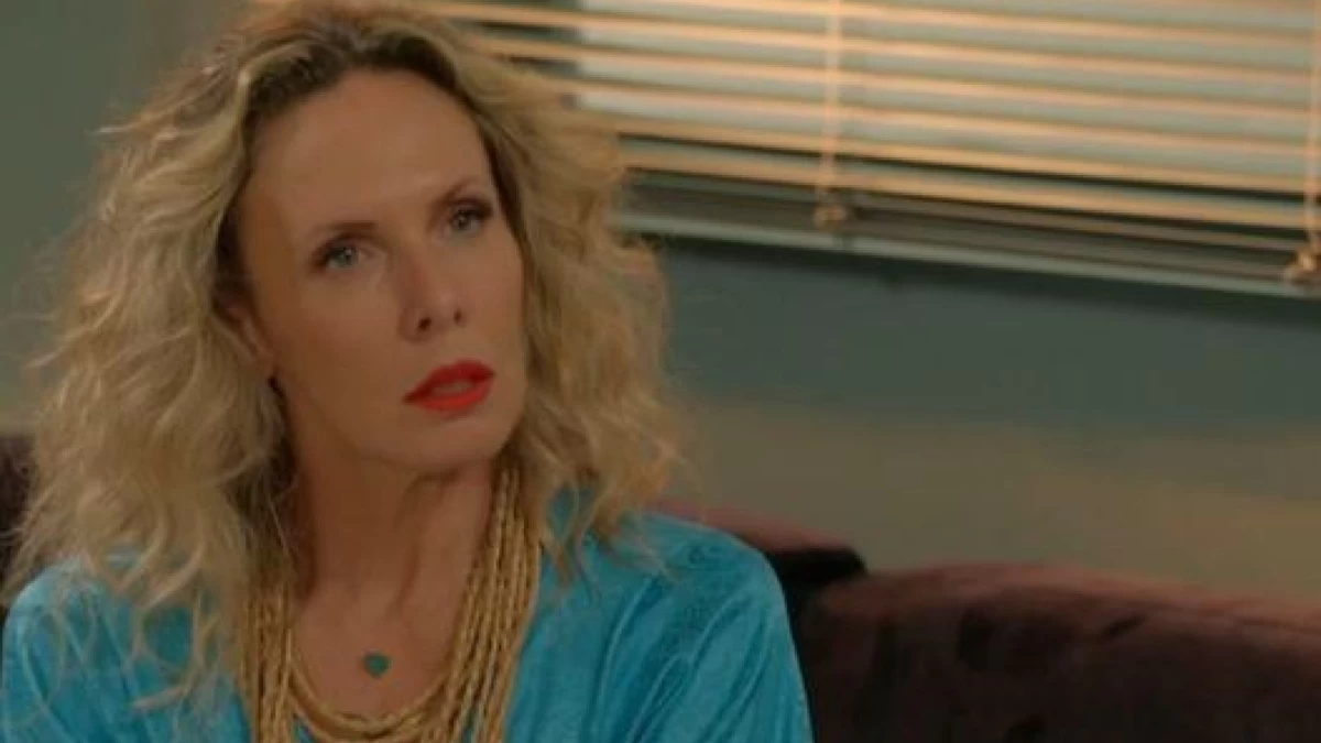 Αρχελάου 5 (25/09): Την έπιασαν στα πράσα μέσα στο γραφείο - «Απολύεσαι!»