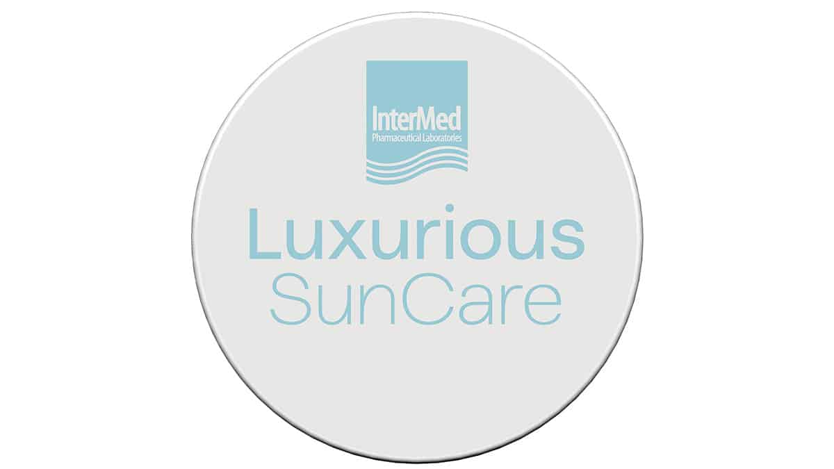 Πολύ υψηλή αντηλιακή προστασία, κάλυψη των ατελειών και φυσικό ματ αποτέλεσμα, Luxurious, Sun Care, Silk Cover BB Compact SPF50+, InterMed (στα Φαρμακεία από την InterMed)