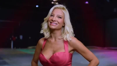 Buongiorno: Κυκλοφόρησε το trailer της εκπομπής της Φαίης Σκορδά - Ο χορός με ροζ φόρεμα στο πλατό του MEGA