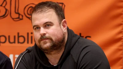 Ο Νικόλας Ράπτης μιλάει πρώτη φορά για τη γέννηση της κόρης του: «Ανακάλυψα το μεγαλείο της γυναίκας»