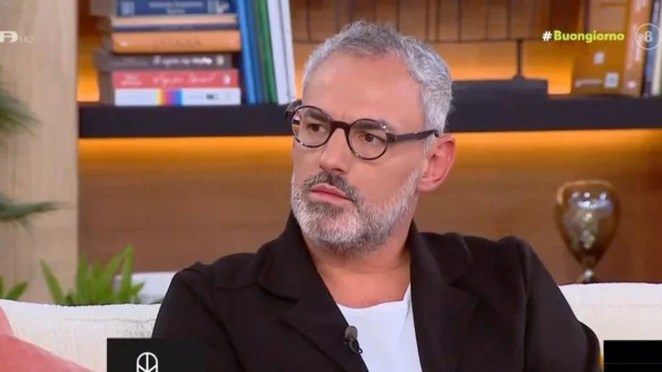 Νίκος Συρίγος: Τα παιδικά χρόνια, η σχέση με τις κόρες του και οι φωτογραφίες με την Ελεωνόρα Ζουγανέλη που τον ενόχλησαν