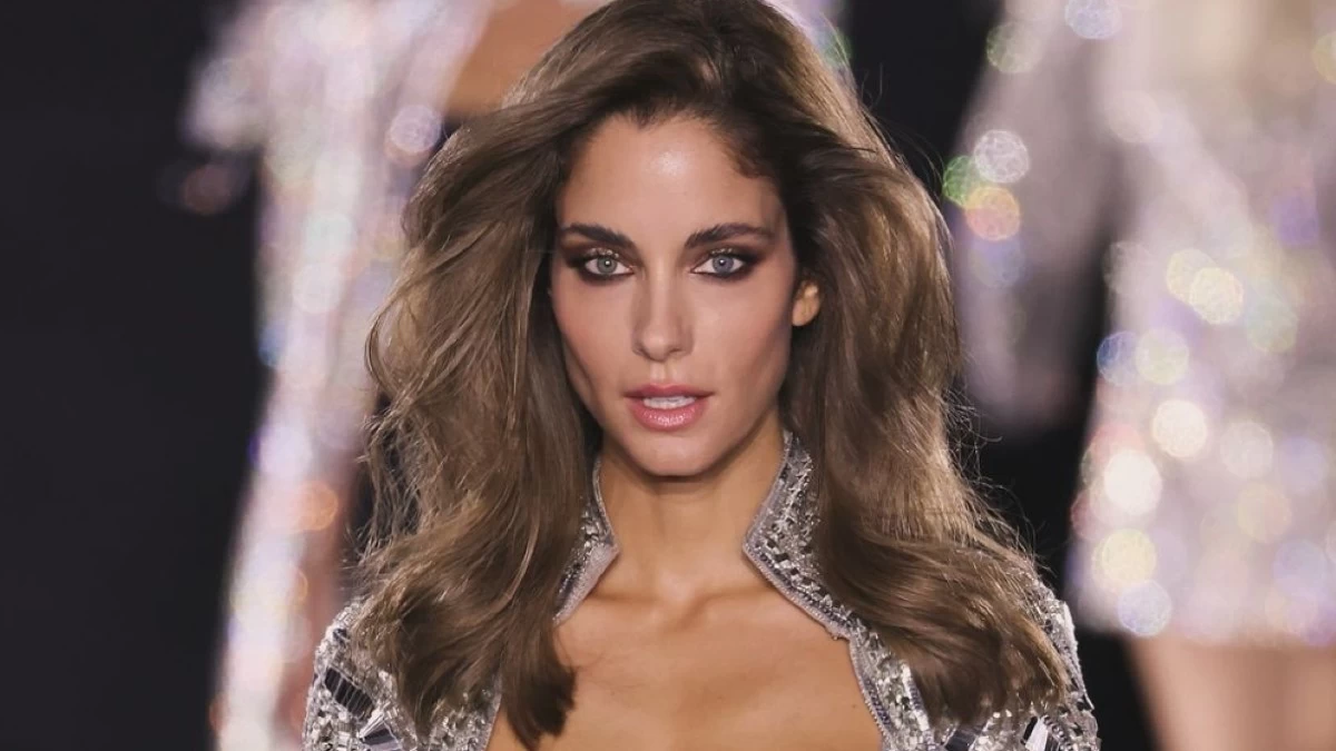 Δούκισσα Νομικού: Εκθαμβωτική και... καστανή στην Εβδομάδα Μόδας του Παρισιού