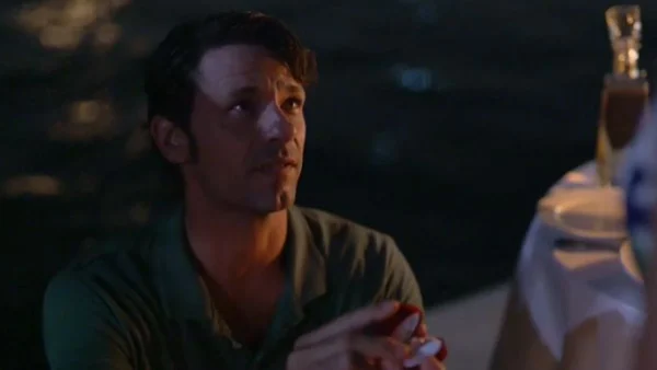 Ηλέκτρα (30/09): Γονατίζει και της κάνει πρόταση γάμου - «Θέλεις να γίνεις γυναίκα μου;»