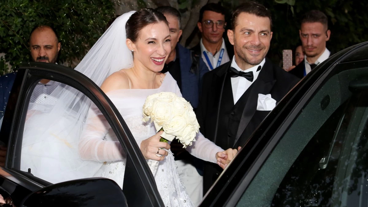 Γιώργος Αγγελόπουλος – Δήμητρα Βαμβακούση: Διαλέγουν βαφτιστικά για την κόρη τους, ανήμερα της επετείου τους