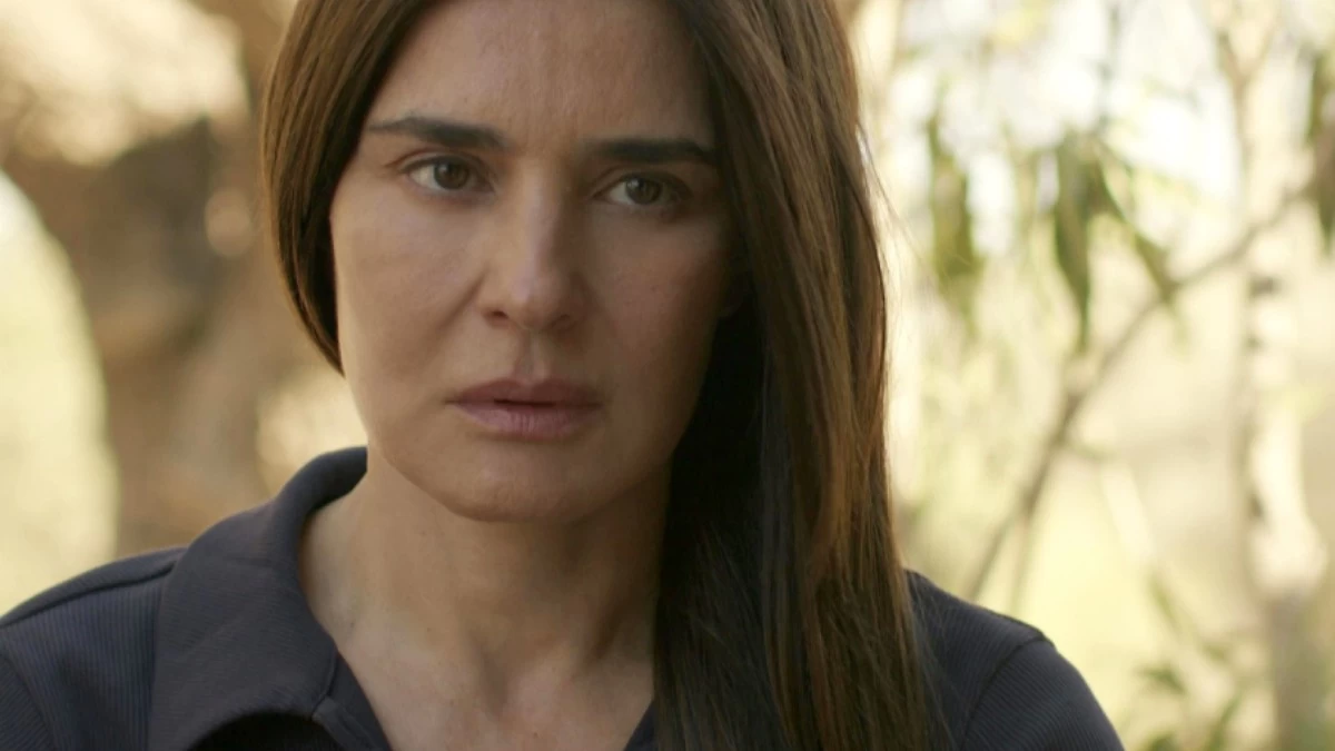 Η παραλία: «Ξέρεις πόσοι σκοτώθηκαν εξαιτίας σου καθίκι;» - Η Ειρήνη κρατάει όμηρο τον Παπαγιαννάκη