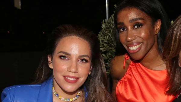 Κατερίνα Στικούδη – Ελίζαμπεθ Ελέτσι: Άναψε φωτιές ο ξέφρενος χορός τους σε σκάφος στη Μύκονο