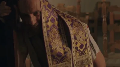 Χαμός με την πρεμιέρα της σειράς Η παραλία: Στο επίκεντρο ο Γράντος - «Μακάρι να αγαπήσει το παιδί του»