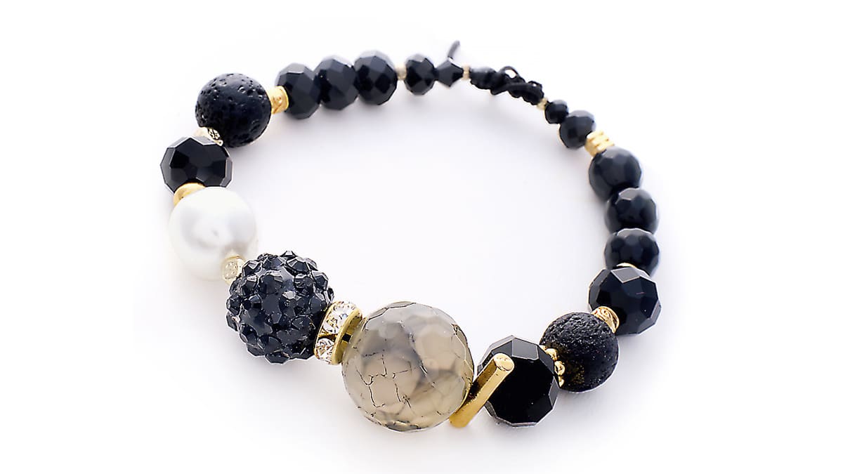 Βραχιόλι, €46, linas-exclusive. gr