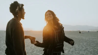 Πως θα καταλάβεις από το πρώτο ραντεβού αν ταιριάζετε στο κρεβάτι - Τα 7 σημάδια