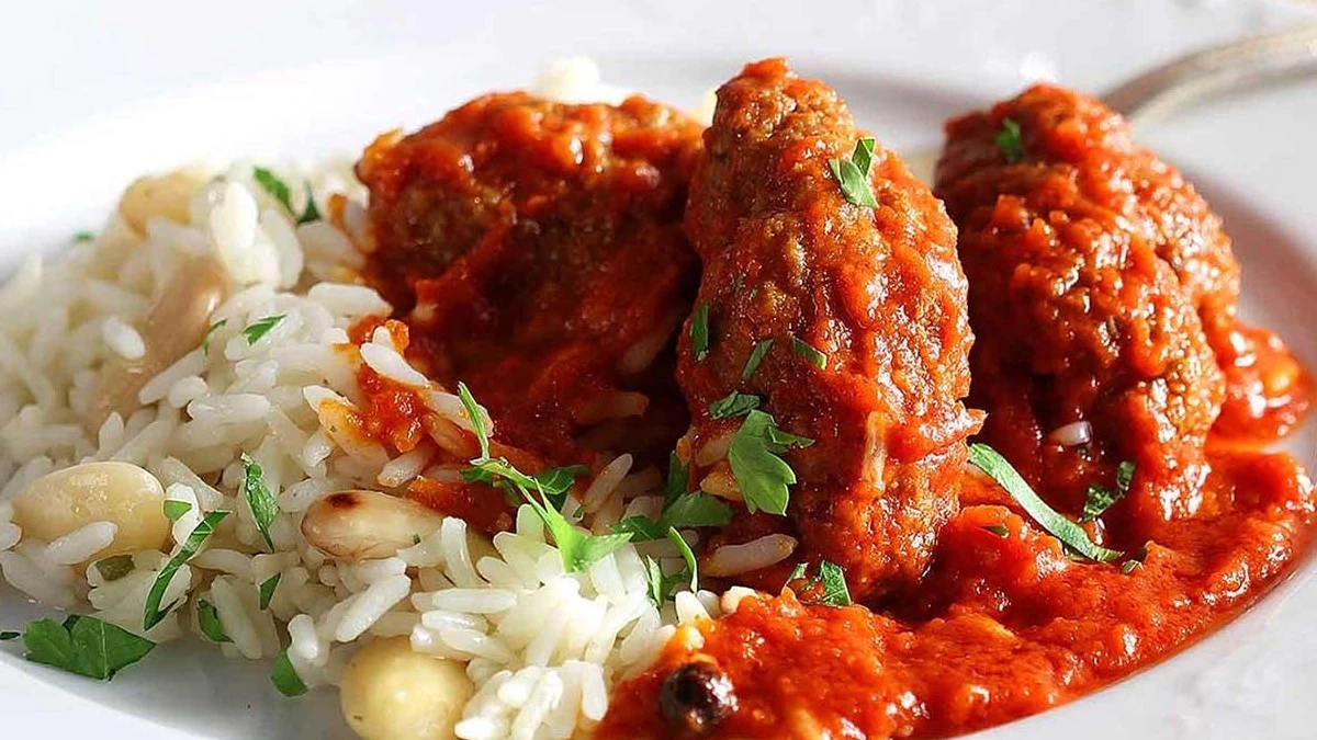 Σουτζουκάκια σμυρνέικα: Η αυθεντική συνταγή - Το μπαχαρικό που κάνει την διαφορά