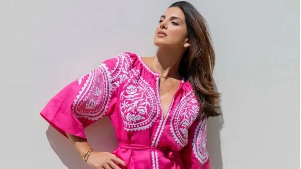 Έσκασε τώρα: Αυτή είναι η καλεσμένη στην πρεμιέρα της Σταματίνας Τσιμτσιλή