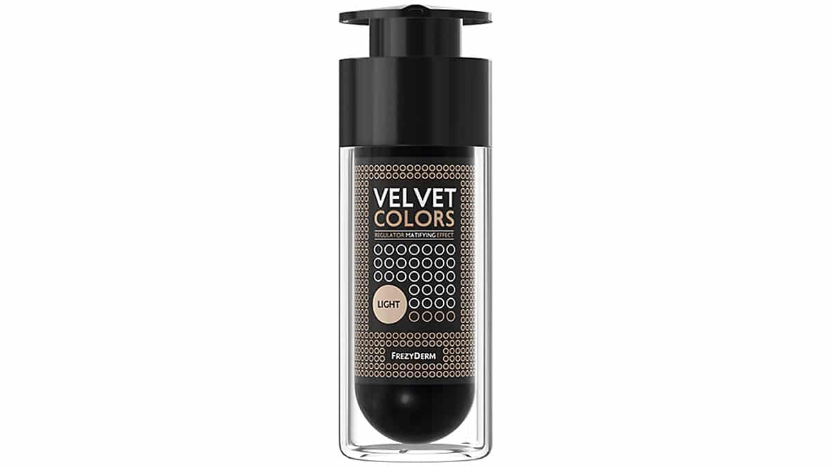 Υγρό ματ makeup, Velvet Colors Light, Frezyderm, €27,50 (στα Φαρμακεία)