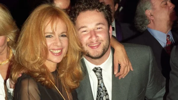 Αλίκη Βουγιουκλάκη: Αυτή είναι η «υποτιμημένη» της ταινία, σύμφωνα με τον γιο της