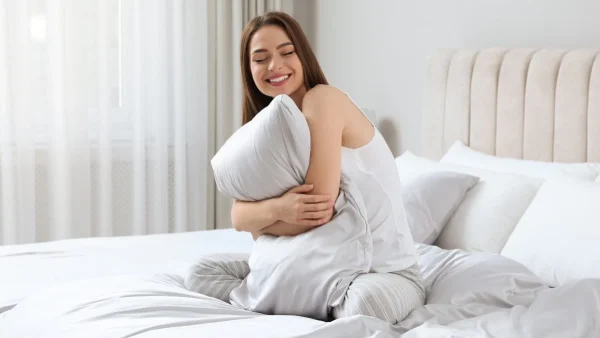 Το κόλπο για να αφαιρέσεις τους κίτρινους λεκέδες από τα λευκά σεντόνια