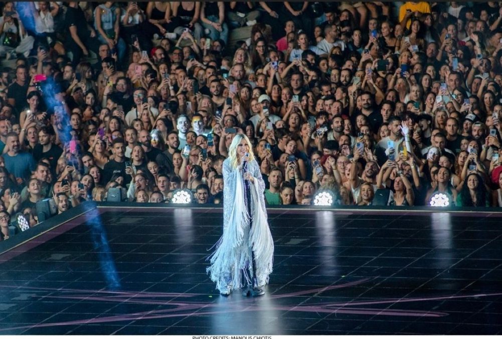 Η Άννα Βίσση με δημιουργία Vrettos Vrettakos