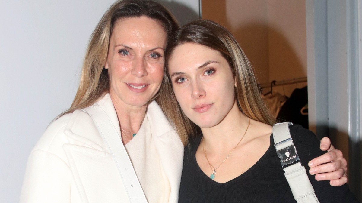 Εβελίνα Παπούλια Αφροδίτη Λιάντου σε βραδινή έξοδό οτυς