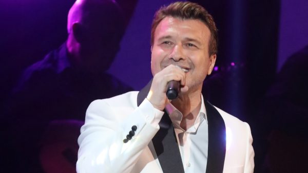 Γιάννης Πλούταρχος: Η θαυμάστρια που τον παρακολουθούσε «σπάει» τη σιωπή της και ζητάει συγγνώμη