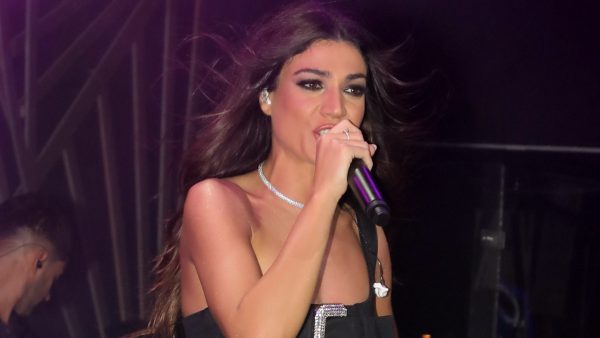 Ήβη Αδάμου: Ποζάρει με την εντυπωσιακή μαμά της στη Βουλγαρία – Μαγνήτισε τα βλέμματα